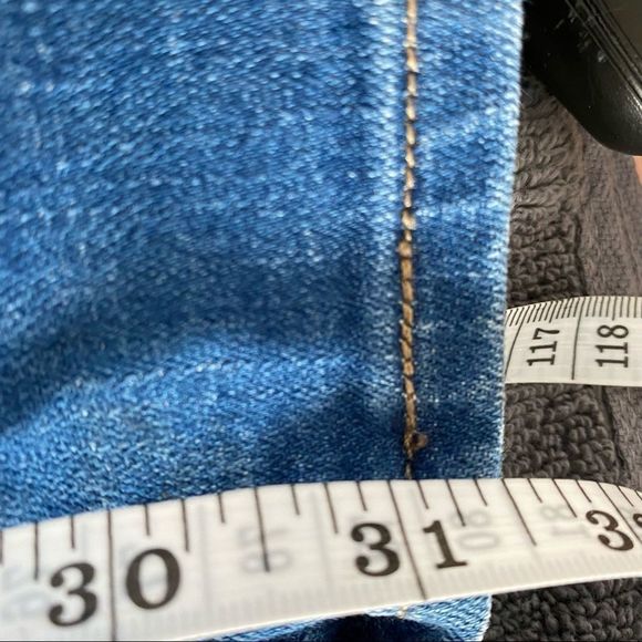 Levi’s mid rise embroidered skinny jeans 29 EUC - Picture 7 of 8